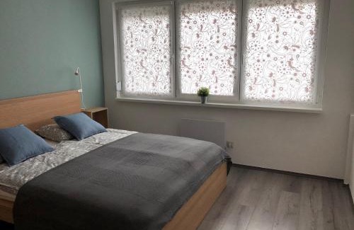 Balatonfoldvar Apartment | Charming Millenove Apartman with Pool in Balatonföldvár