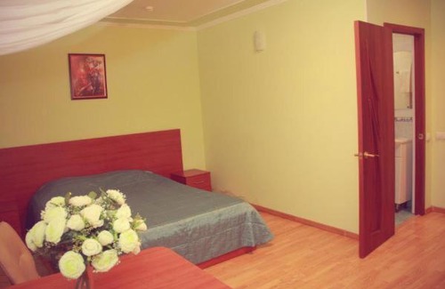 Almetyevsk Hotel | Budget-Friendly Stay at Miller Hotel with Breakfast & Hot Tub