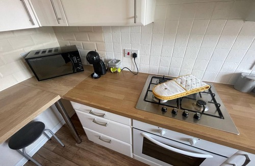 Bedford House | Miller House in Great location - Sleeps 14! Perfect for contractors