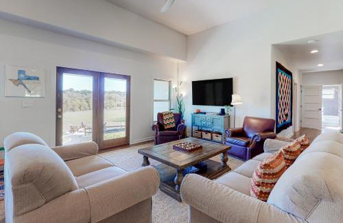 Wimberley House | Discover Miller's Dream on the Blanco - Family-Friendly Getaway