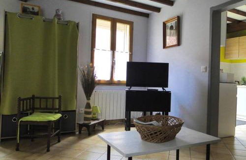 Hem-Hardinval House | Cozy Miller's Farm Cottage for Two on the Auhtie