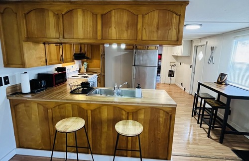 Brookeland House | Experience Millers Landing: Ideal for Families & Pets