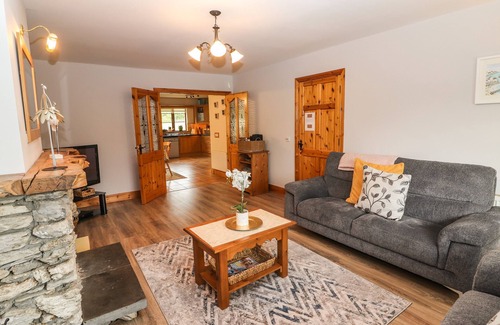 Kenmare Cottage | Family-Friendly Millfield with Ocean Views in Kenmare