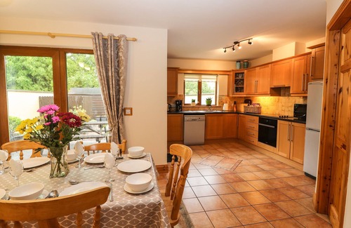 Kenmare Cottage | Family-Friendly Millfield with Ocean Views in Kenmare