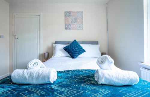 Motherwell Apartment | Cozy Millfield House: Family-Friendly 2-Bed Retreat