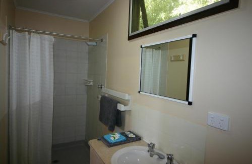 Mayurra Resort | Idyllic Millicent Hillview Caravan Park with Oceanfront Views
