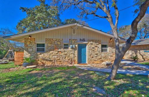 Canyon Lake House | Child-Friendly Millie's Waterfront Cottages - Guest Rated 10/10