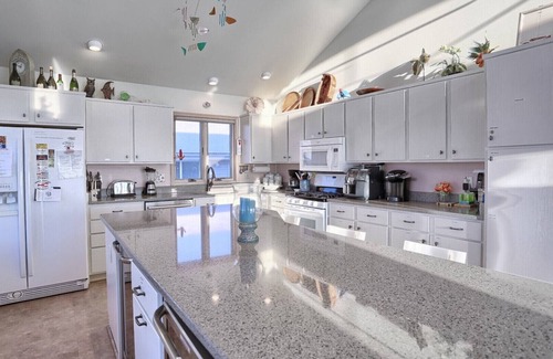 Townsend's Inlet House | Beachfront Bliss: Five-Star Ocean View Retreat Awaits