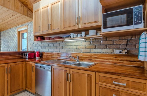 Sandy Bay House | Incredible Oceanfront View for Families and Groups
