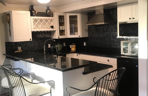 Upper Rockridge House | Private Garden Suite with Million Dollar Views - Rated 10/10