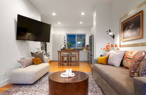 Golden House | Million $ Rooftop MTN Views -2 King Beds-DT Golden