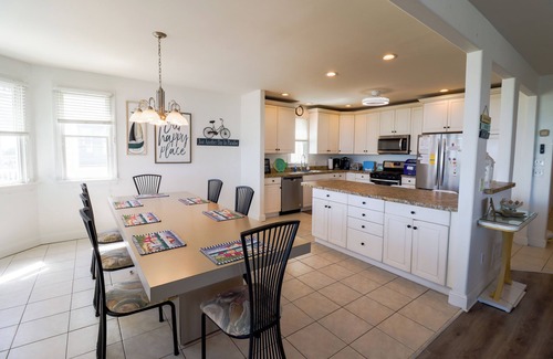North End Condo | Dream Haven: Pet-Friendly Oceanfront Escape with Elevator