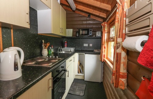 Killin Cottage | Millmore Cabin: Pet-Friendly Retreat with Open Fire in Killin