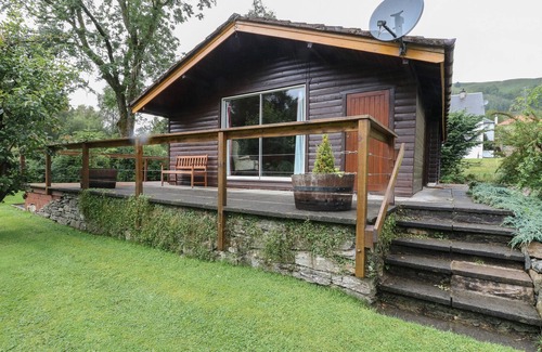 Killin Cottage | Millmore Cabin: Pet-Friendly Retreat with Open Fire in Killin