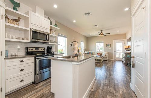 Port Aransas House | Guest Rated 10/10 at Mills Fishing Cabin with Breakfast