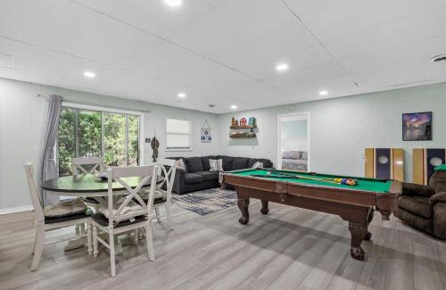 Reed Creek House | Relaxing Milltown Cove Escape with Hot Tub & Breakfast