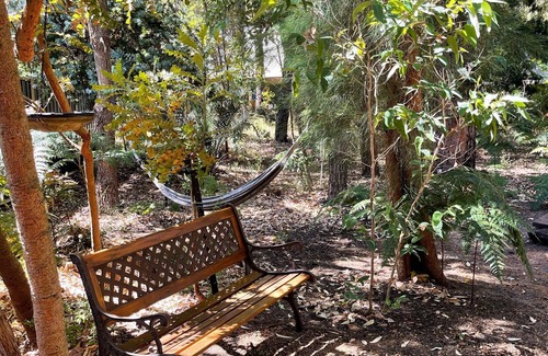 Dwellingup House | Discover Milltree Cottage: Guest Rated 9.8 with Pool & Breakfast