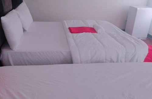Greater Johannesburg Metropolitan Area House | Elegant Milly Guest House JHB: 4-Star with Spa & Dining