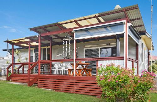 Middleton House | Pet-Friendly Getaway at Milly's Middleton for Families