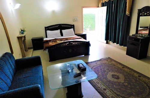 F-6 Sector House | Cozy Milton Guest House with Breakfast & Family-Friendly Vibe