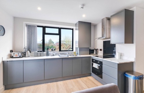 Yardley Gobion Apartment | Modern Milton Keynes Infra Mews Apt with Parking & Breakfast