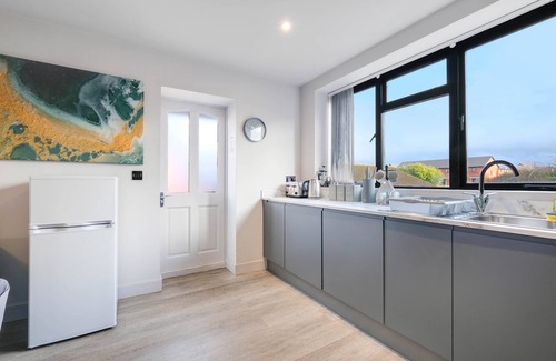 Yardley Gobion Apartment | Modern Milton Keynes Infra Mews Apt with Parking & Breakfast