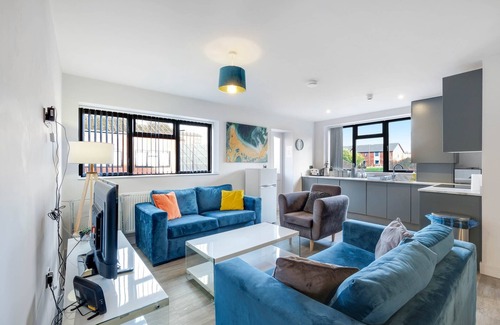 Yardley Gobion Apartment | Modern Milton Keynes Infra Mews Apt with Parking & Breakfast