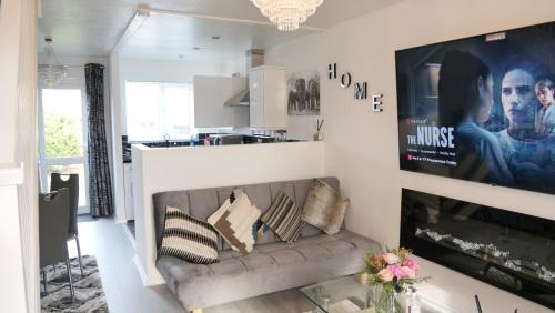 Milton Keynes Apartment | Milton Keynes Short Stay House with Free Parking & WIFI