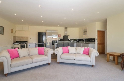 Gillingham House | Milton Manor