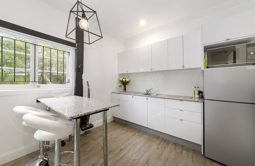 Auchenflower Apartment | Cozy Milton Mews Studio2 in Auchenflower - Pet Friendly Stay