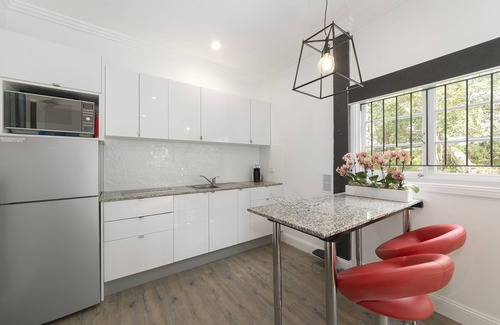 Auchenflower Apartment | Cozy Milton Mews Studio2 in Auchenflower - Pet Friendly Stay