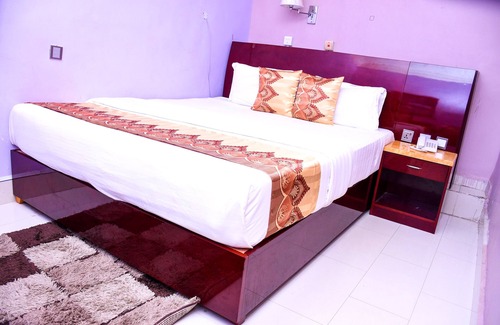 Kano Hotel | Comfortable Milton Park Hotel & Resort with Family Amenities