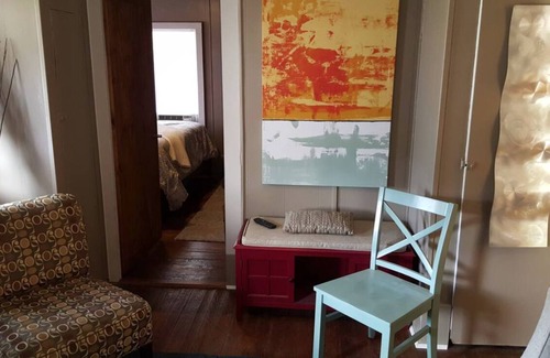 Dripping Springs House | Historic Miltons Cottage with Breakfast in Dripping Springs