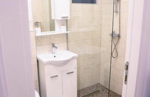 Sanski-Most House | Inviting MILUX: Family-Friendly Hotel with Pool Access