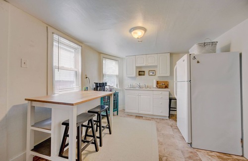 Lower East Side Apartment | Milwaukee 1BR Bungalow with Ocean View and Free Parking