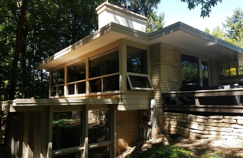 Bayside House | Milwaukee Mid Century Modern: Ideal for RNC Attendees