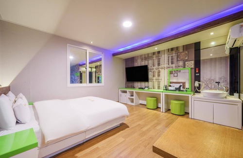 Samnangjin Hotel | Eco-Friendly Retreat at Milyang V1 V2 V3 with Hot Tub
