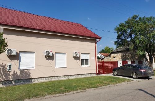 Becej Apartment | Guest Rated 9/10: MIMA Apartmani with Hot Tub & Family Focus