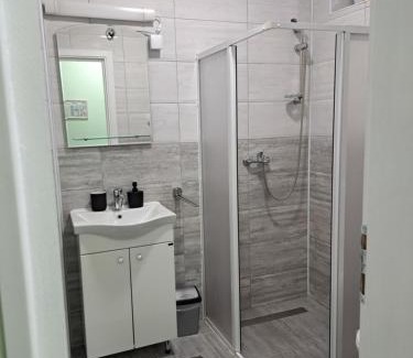 Becej Apartment | Guest Rated 9/10: MIMA Apartmani with Hot Tub & Family Focus