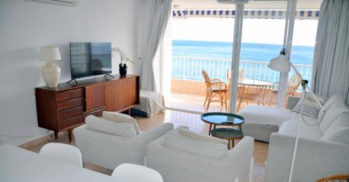 L'Albufereta Apartment | Guest Rated 9.7: MiMar with Private Beach & Ocean View
