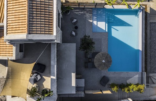Paramonas Villa | Experience Bliss at Mimi and Coco Villa Julious