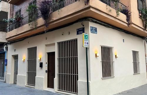 En Corts Apartment | Delightful Mimi's Apartment in En Corts - 4-Star Experience