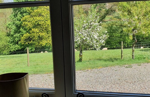 Lower Trengale Cottage | Cozy MIMI'S COTTAGE with Open Fire in Scenic St Neot