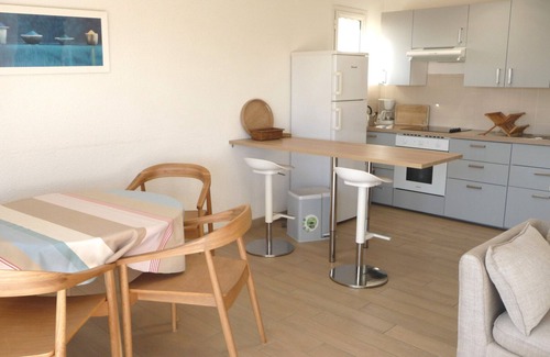 Mimizan Apartment | Beachside Retreat: MIMIZAN Plage Apartment with Ocean Views