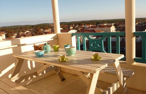 Mimizan Apartment | Beachside Retreat: MIMIZAN Plage Apartment with Ocean Views