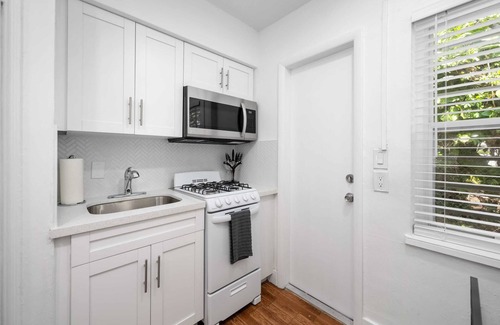 Northeast Miami Apartment | Relax in MIMO5-4: Your Ideal Miami Escape Awaits
