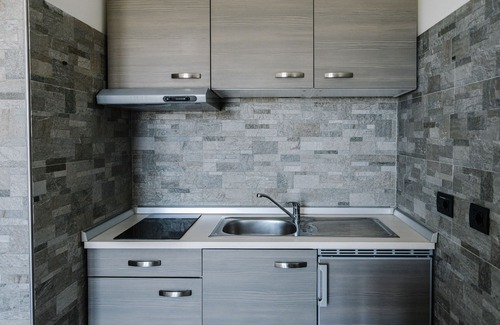 Cervo Apartment | Cozy Mimosa One Bedroom Apartment with Spa & Breakfast