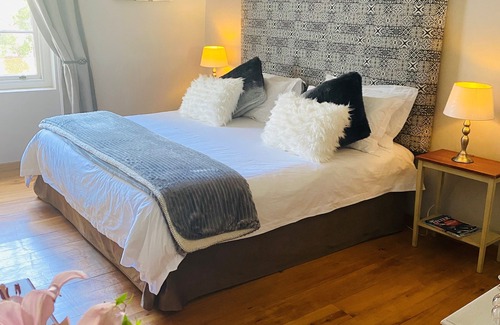 Montagu House | Discover Relaxation at Mimosa Lodge: 4-Star Comfort Awaits
