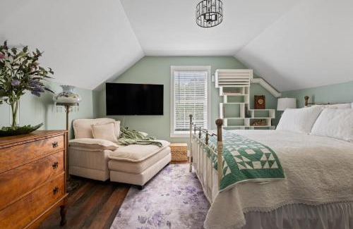 Downtown Reno House | Min From Unr, Downtown & Hospitals