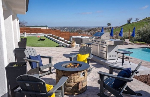 Paso Robles Villa | Hilltop Estate with Pool & Spa, Minutes to Downtown
